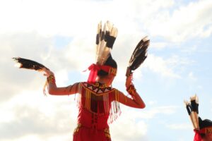 Harmoni Budaya Kalimantan Barat Lewat Busana Adat Dayak, Melayu, Tionghoa